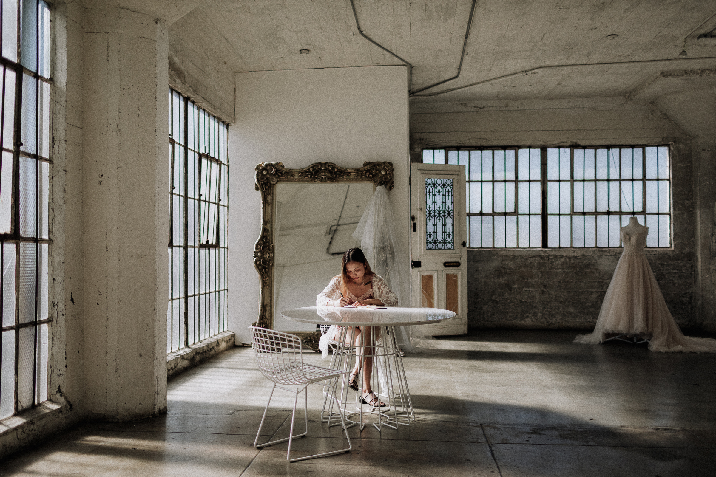 Gretchen Gause Photography | Los Angeles Hudson Loft Wedding #hudsonloft #laweddingphotographer #DTLA #weddingplanning #romanticwedding #rooftopwedding #weddingphotography #weddingdress #vows