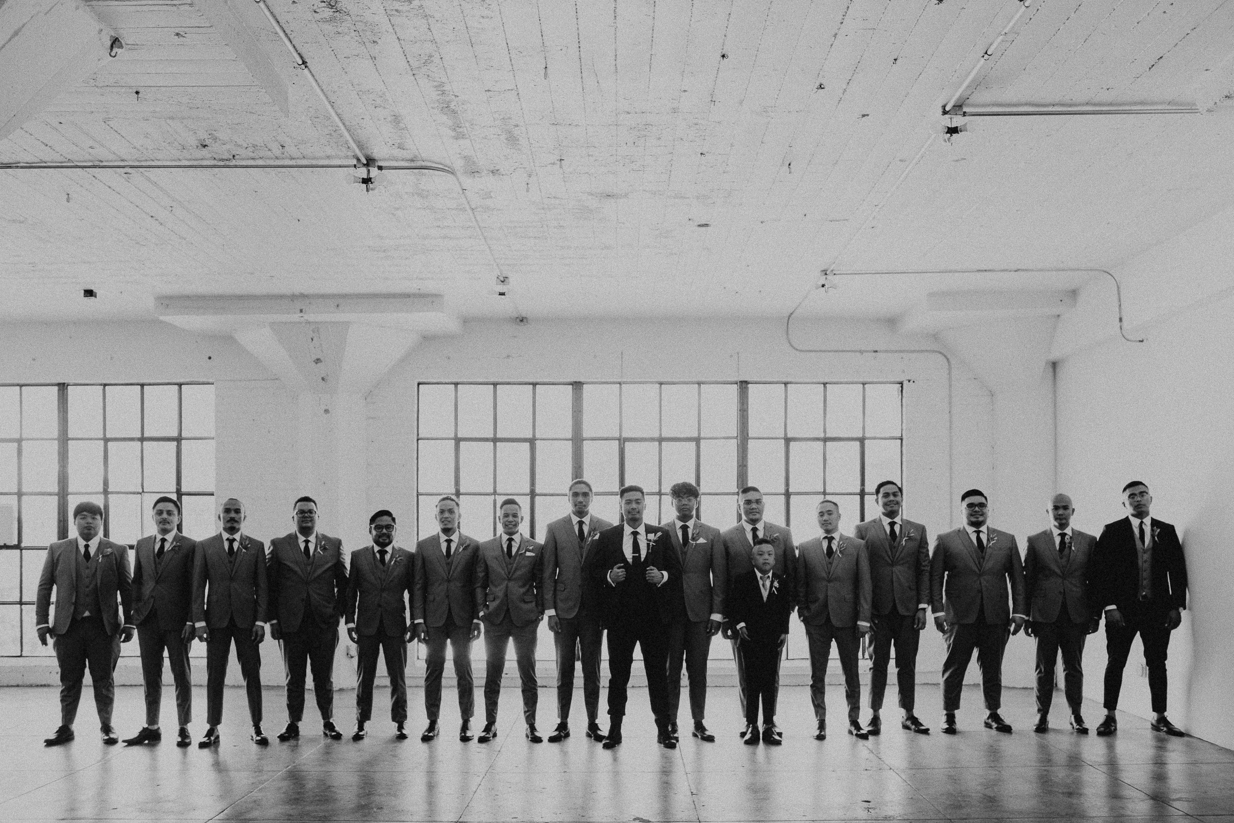 Gretchen Gause Photography | Los Angeles Hudson Loft Wedding #hudsonloft #laweddingphotographer #DTLA #weddingplanning #romanticwedding #rooftopwedding #weddingphotography #weddingdress #groomsmen